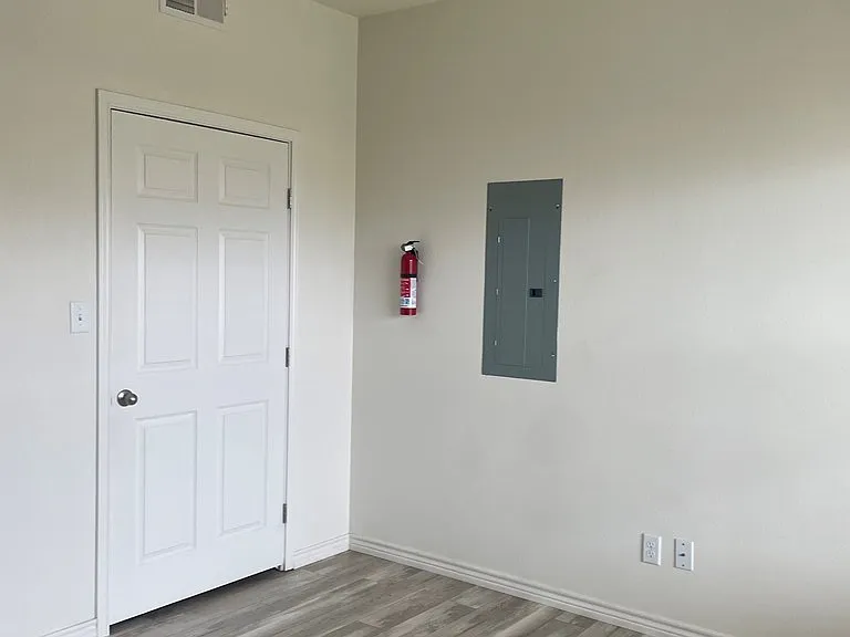 2556 Fox Pl — Photo 6