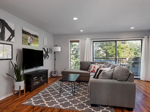 3rd image of 2340 55th St APT 25