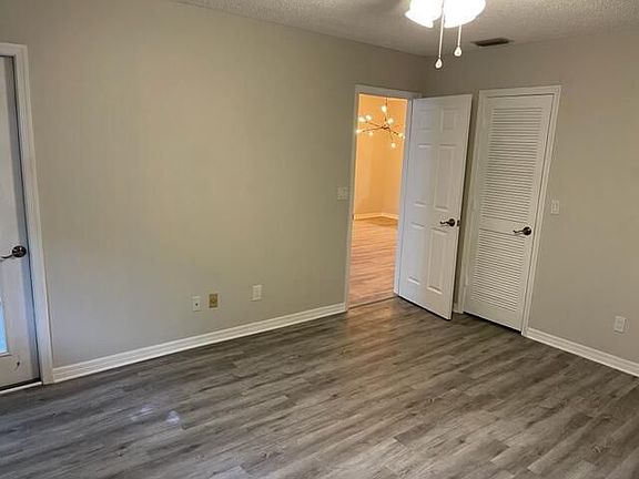 5th image of 1200 SE Parkview Pl #8