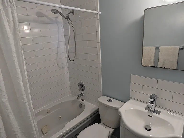 1576 Maxime St #UPPER — Photo 8