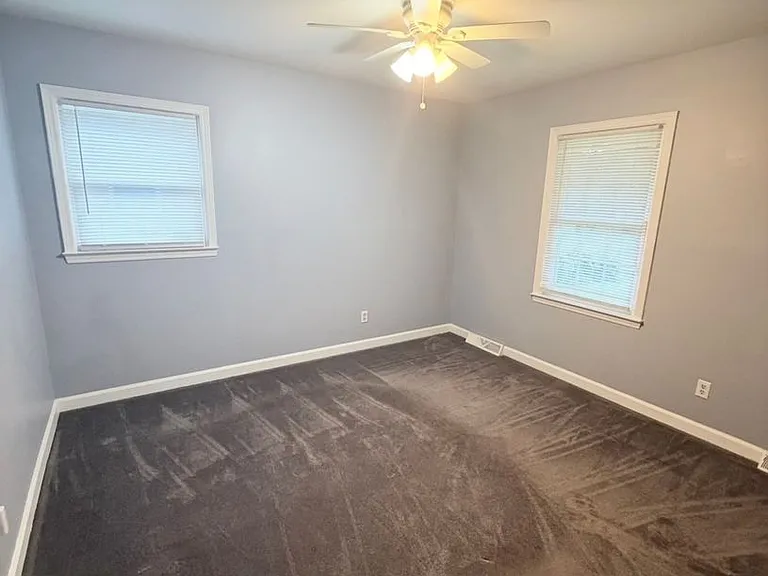 1904 Windsor Dr — Photo 14
