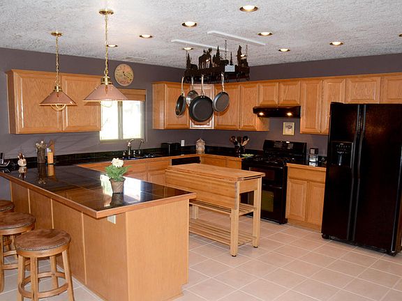 5th image of 47 Ida Ct