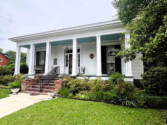 3rd image of 167 Court St