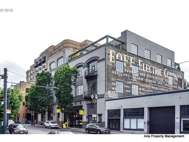 Building Photo - 1011 NW Glisan St #302