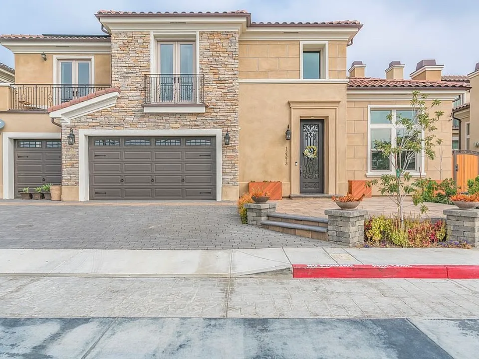 12373 Brad Ln