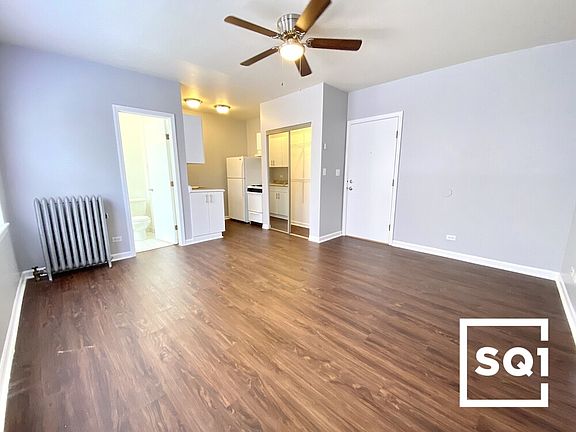 2nd image of 4241 N Kenmore Ave Unit 305