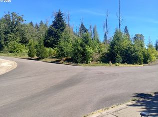 48522 Six Point Dr, Oakridge, OR 97463
