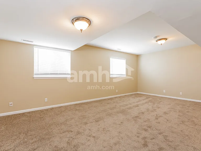 112 Shawnee Ln — Photo 9