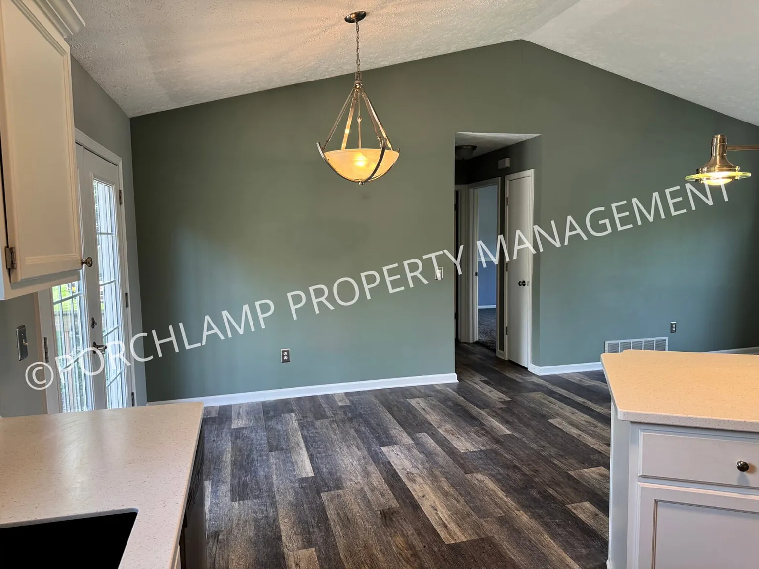 3 bed, 1662 sqft, $2,600 — Photo 4