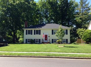 1909 Cool Spring Dr, Alexandria, VA 22308