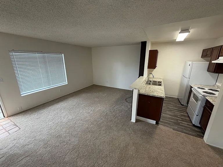 4423 Menlo Ave — Photo 19