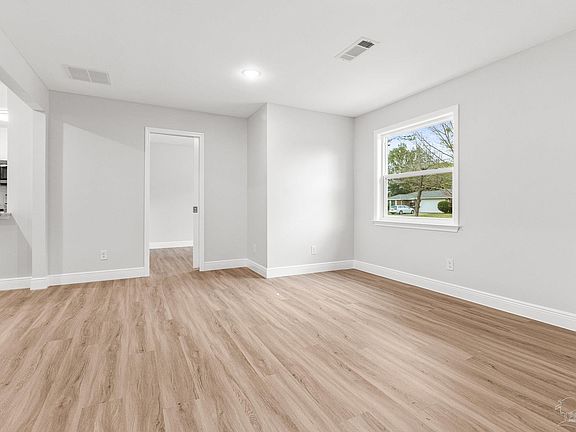 5th image of 4245 Danamar Dr