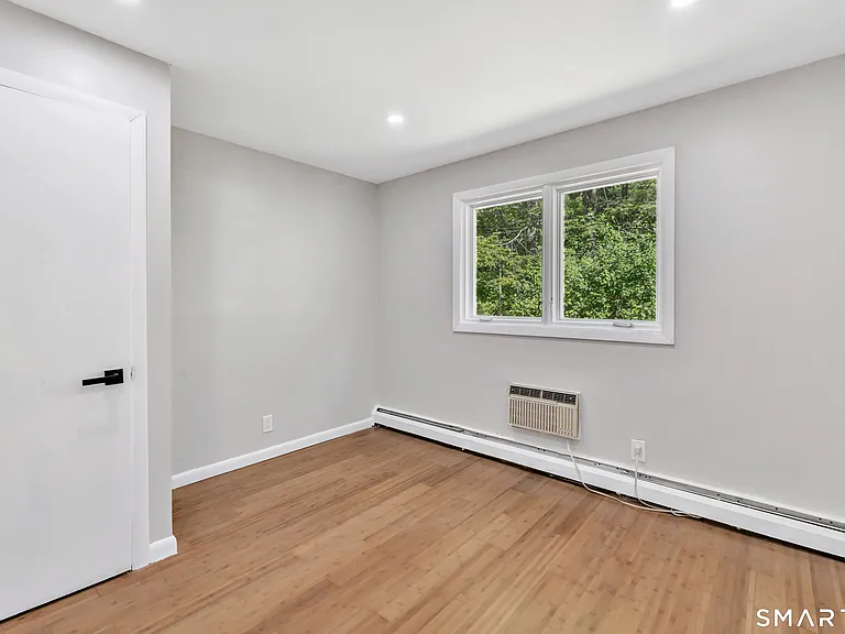 48 Crestwood Rd — Photo 25