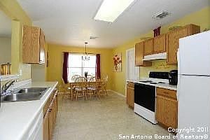 5th image of 11014 Vollmer Ln