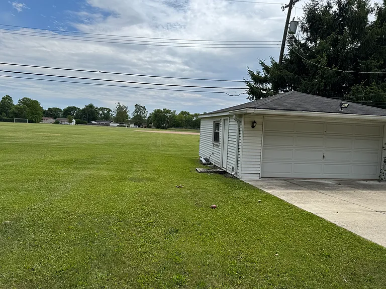 27223 Clairview Dr — Photo 24