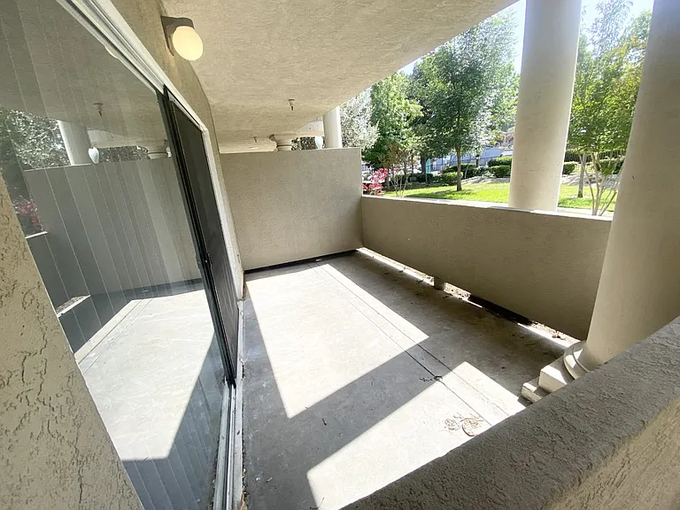 Chateau Spring Gardens Apartments — Photo 12