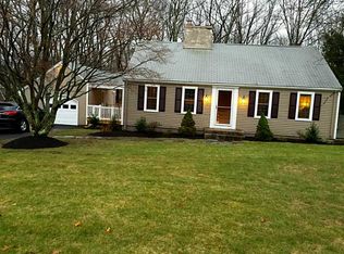 12 Highwood Dr, Coventry, RI 02816