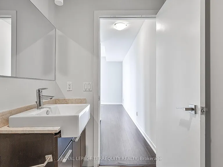 770 Bay St #2412 — Photo 31