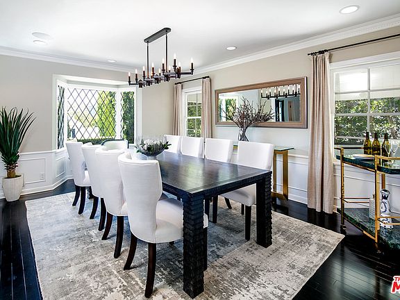 4th image of 1409 N Doheny Dr