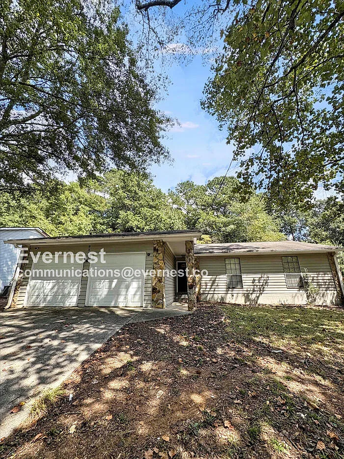 8572 Glenwoods Dr photo 1