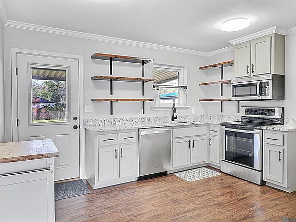 5th image of 11237 Logan Dr
