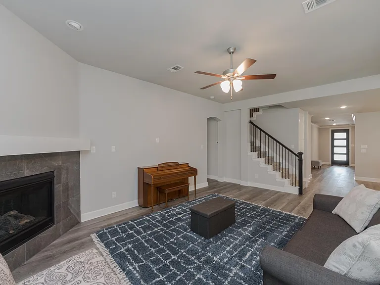 1604 Moss Trail Ct — Photo 29