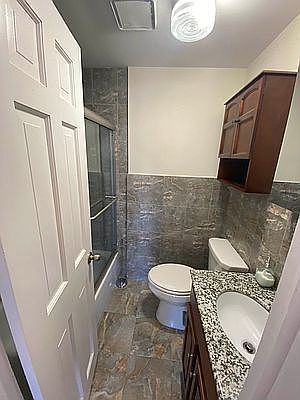 4th image of 736A Union St #Penthouse