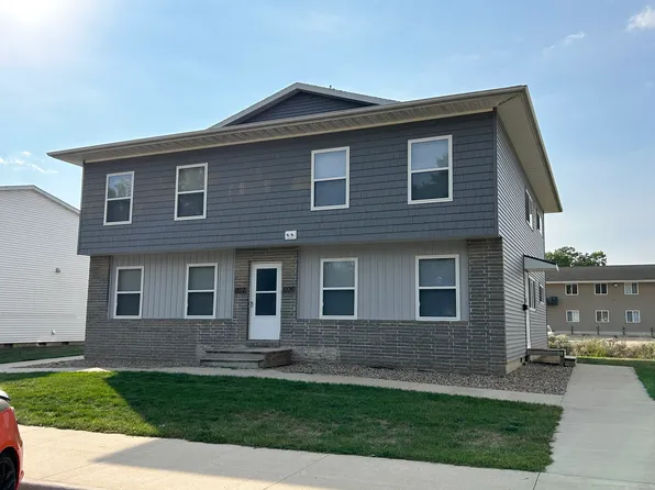 1106 W 20th St, Cedar Falls, IA 50613