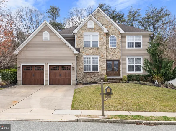49 Cranberry Ln, Delran, NJ 08075