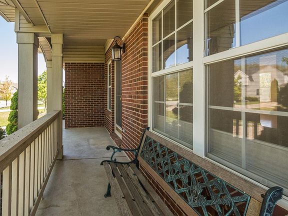 3rd image of 1705 Savannah Ln