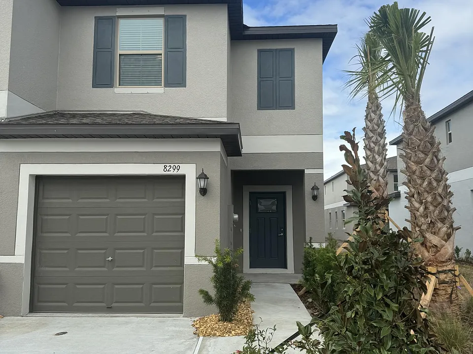 8299 Crescent Oaks Dr