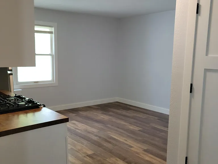 205 Oskaloosa St #203 — Photo 4