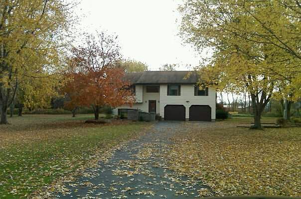 1st image of 2586 Lake Rd