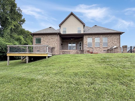 5th image of 3512 Martins Woods Ln