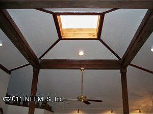 4th image of 402 Holiday Hill Cir W