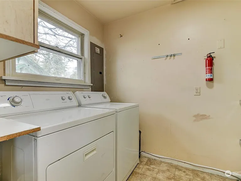 2113 Adams St SE #A — Photo 11