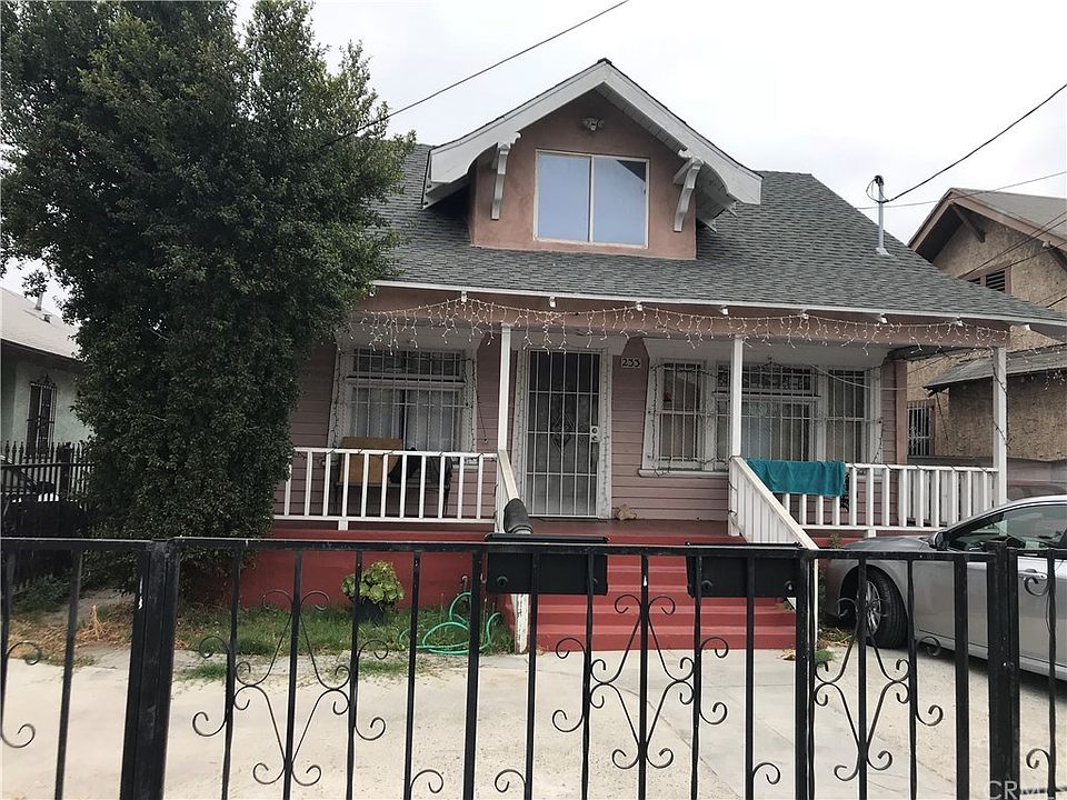 1st image of 233 W 54th St