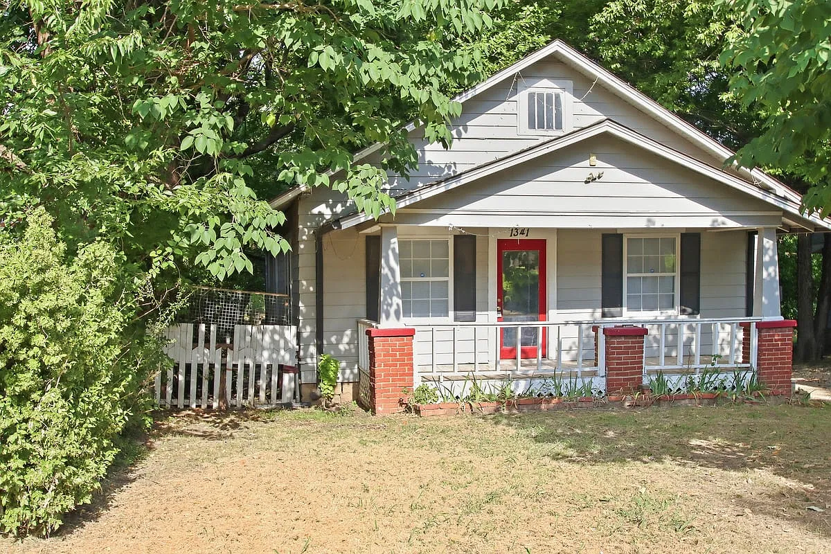 1341 N Santa Fe Ave — Photo 1