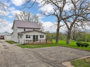 530 E Linn St, Coggon, IA 52218