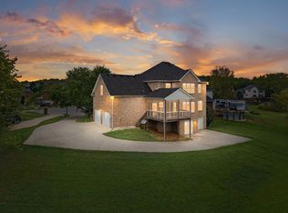 1013 Fox Hollow Pl, Adams, TN 37010