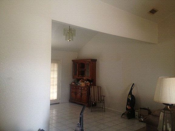 3rd image of 833 Abrahamson Dr