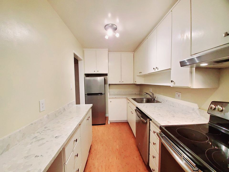 1st image of 818 N Delaware St APT 204