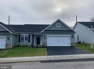 423 Hawthorn Ln #7, Hanover, PA 17331