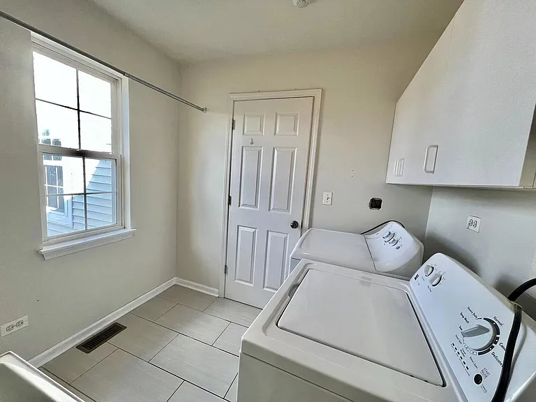2841 White Thorn Cir — Photo 9