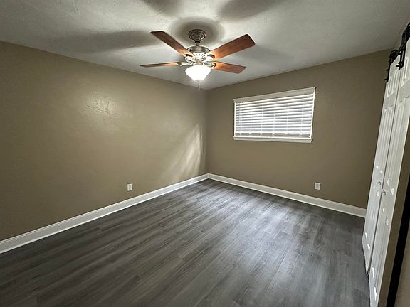 3rd image of 3370 Trafalgar Sq APT B