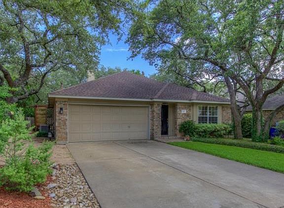 3rd image of 1201 Sugarberry Dr