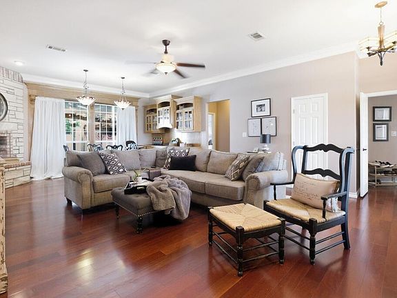 5th image of 10 NW Sage Cir