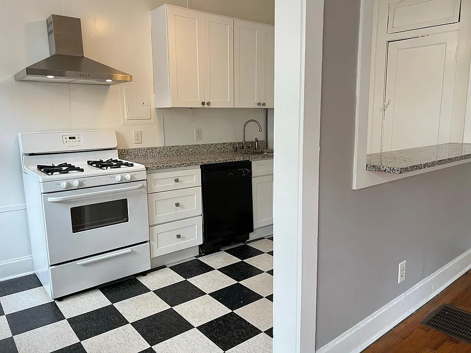 873 Charles Allen Dr NE #6