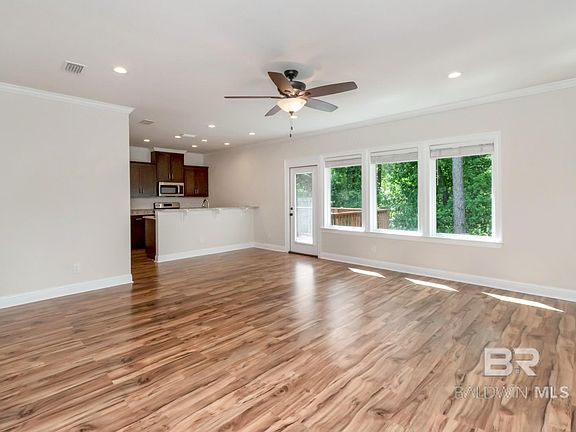 2nd image of 1176 Stratford Ct N