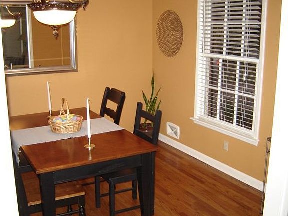 Formal dining room 